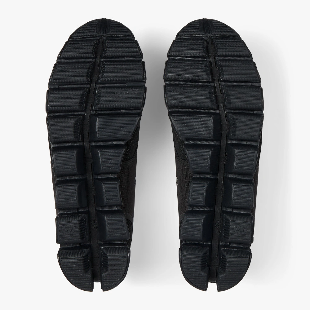 Regenproof ON Cloud Hardloopschoenen: Bos & Maan. Zwitserse Outlet. Snel je voeten uit de wind!
